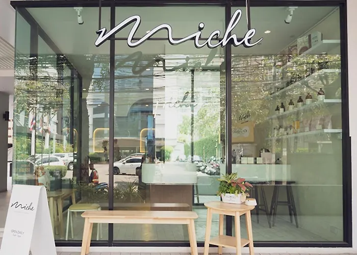 מלון Livezen Sukhumvit 4*