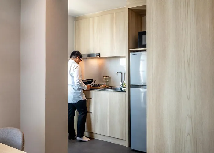Livezen Sukhumvit Hotel 4*