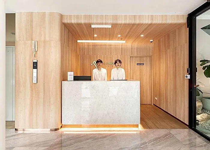 Hotel Livezen Sukhumvit 4*