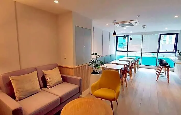 Livezen Sukhumvit 4*